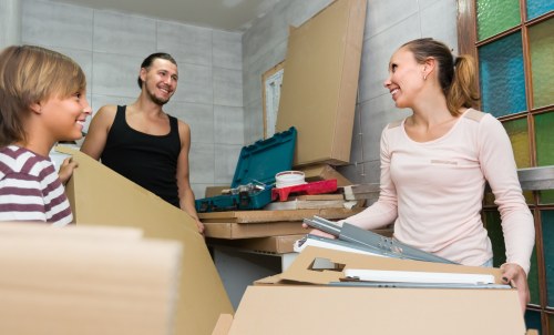 Removal team helping with house move in Tufnell Park