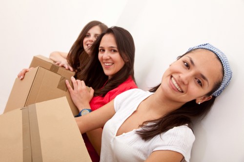 Packing, loading, and local moving support for Tufnell Park customers